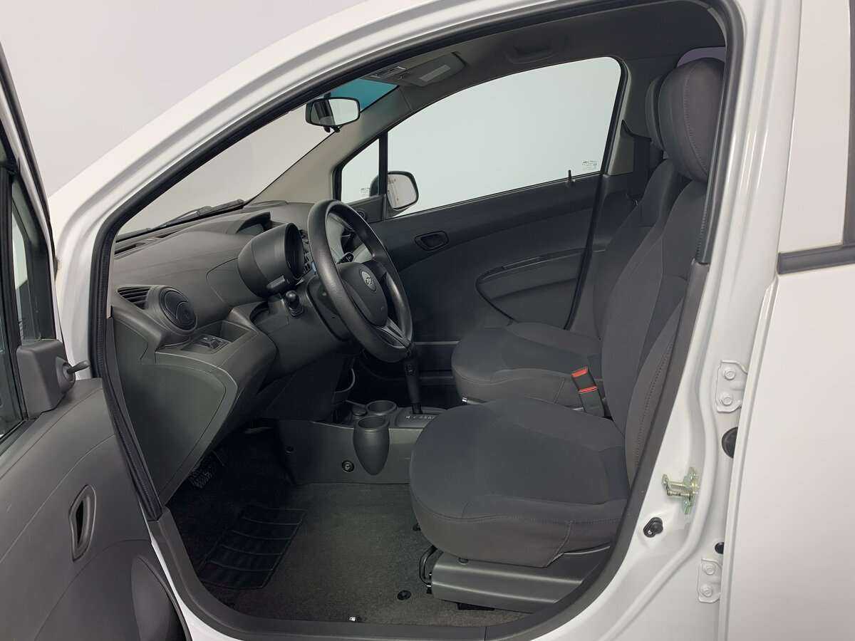 Chevrolet Spark с пробегом — 2013 год. Фото: #13