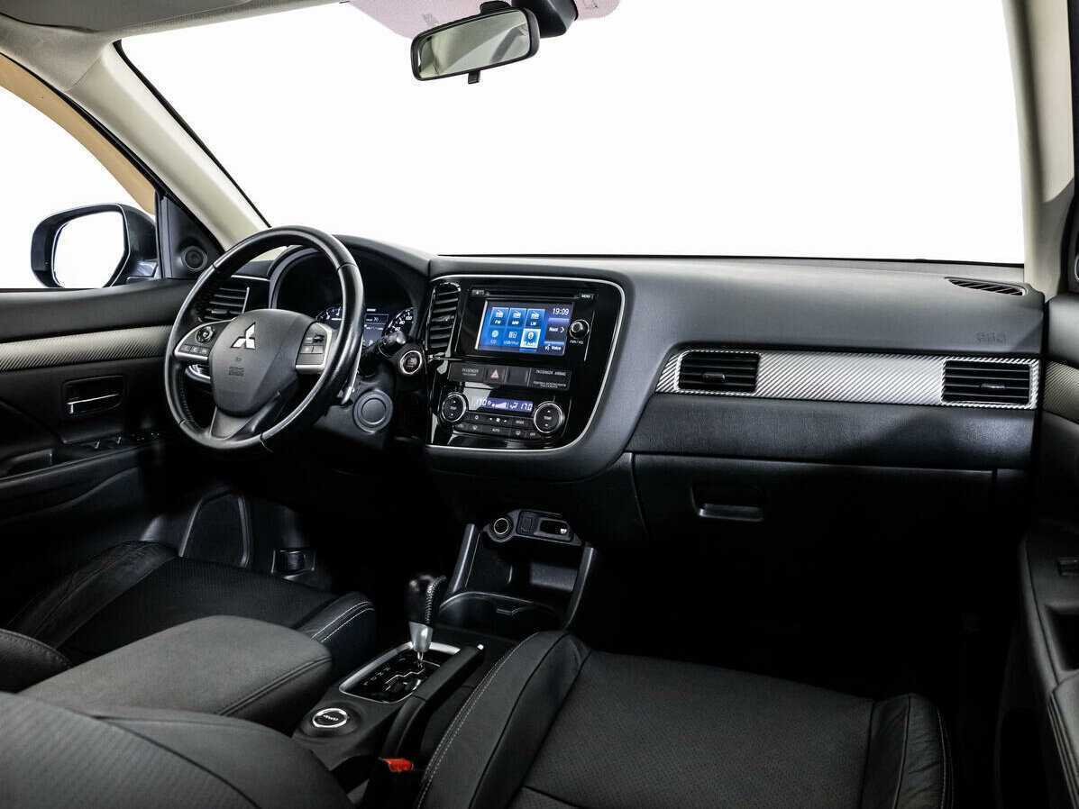 Mitsubishi Outlander с пробегом — 2014 год. Фото: #8