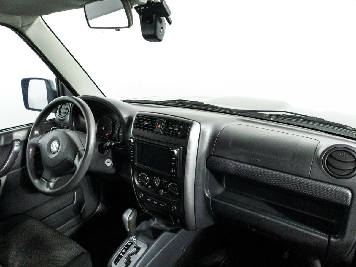 Suzuki Jimny с пробегом — 2012 год. Фото: #8