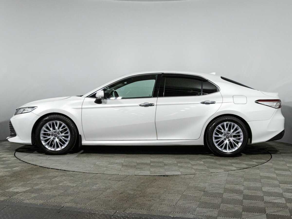 Toyota Camry с пробегом — 2018 год. Фото: #7