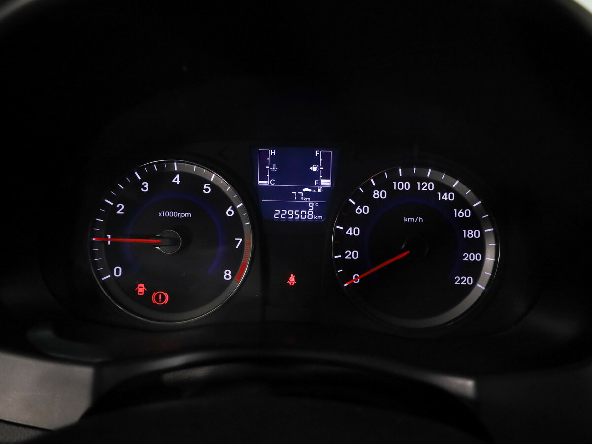 Hyundai Solaris с пробегом — 2016 год. Фото: #8