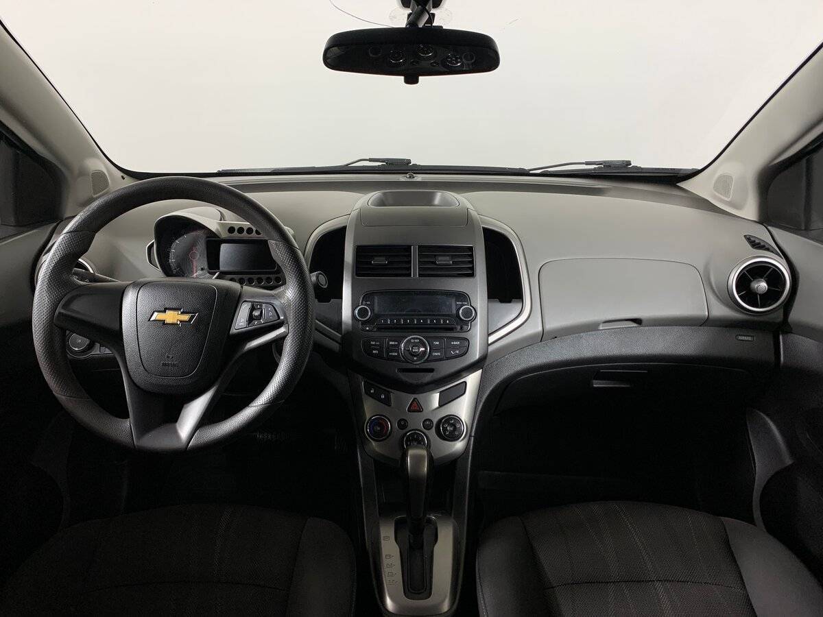 Chevrolet Aveo с пробегом — 2014 год. Фото: #11