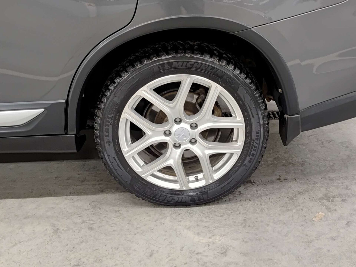 Mitsubishi Outlander с пробегом — 2016 год. Фото: #17