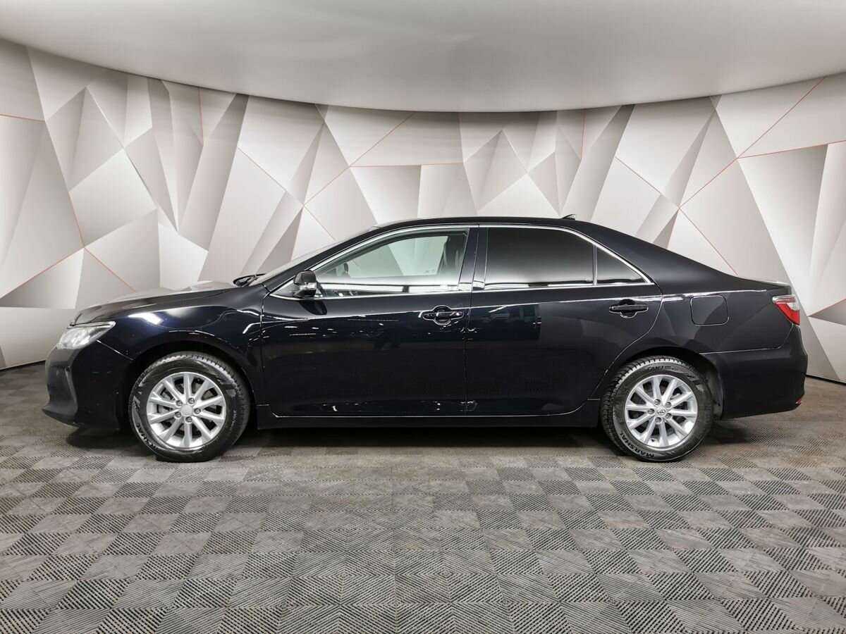 Toyota Camry с пробегом — 2017 год. Фото: #4