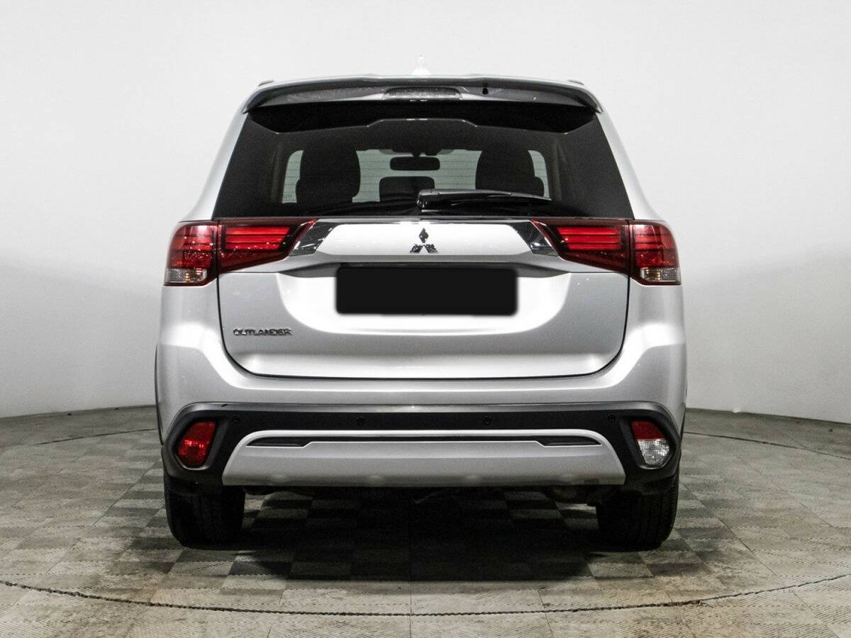 Mitsubishi Outlander с пробегом — 2022 год. Фото: #5