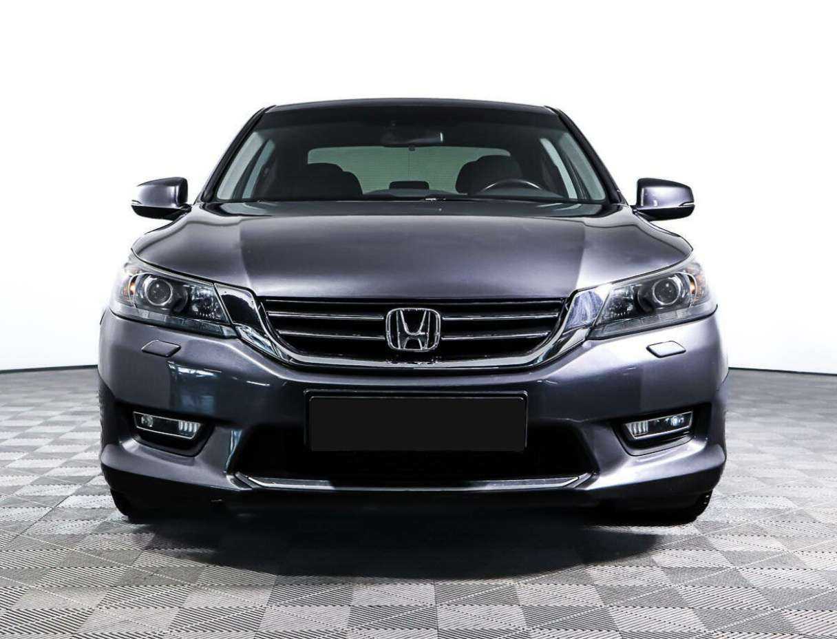 Honda Accord с пробегом — 2013 год. Фото: #0