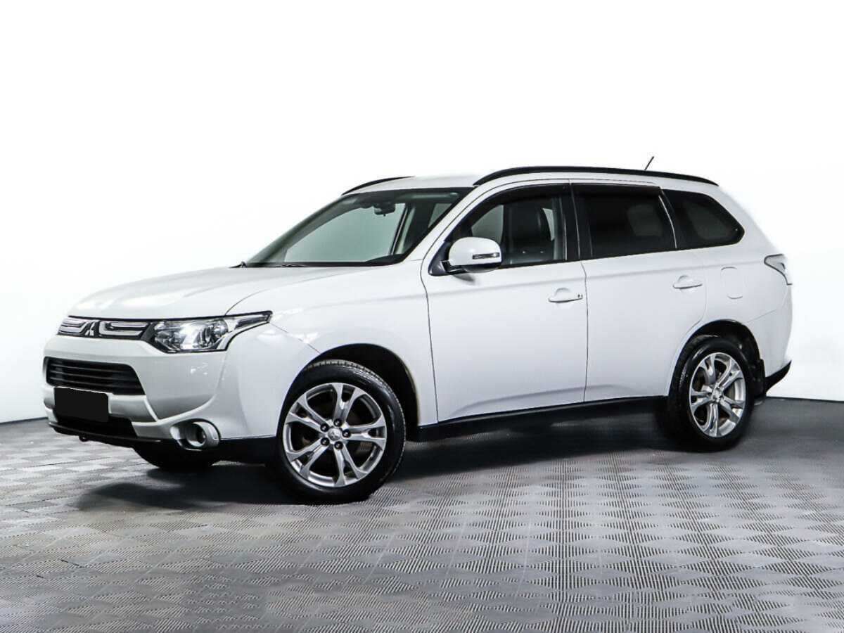 Mitsubishi Outlander с пробегом — 2013 год. Фото: #0