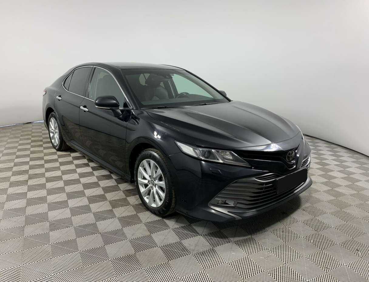 Toyota Camry с пробегом — 2019 год. Фото: #2