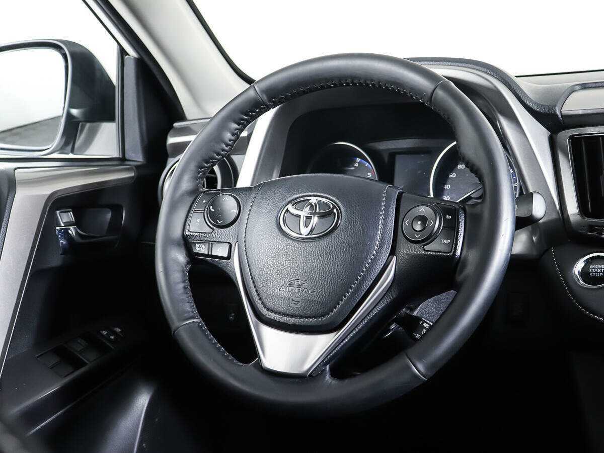 Toyota RAV4 с пробегом — 2017 год. Фото: #14