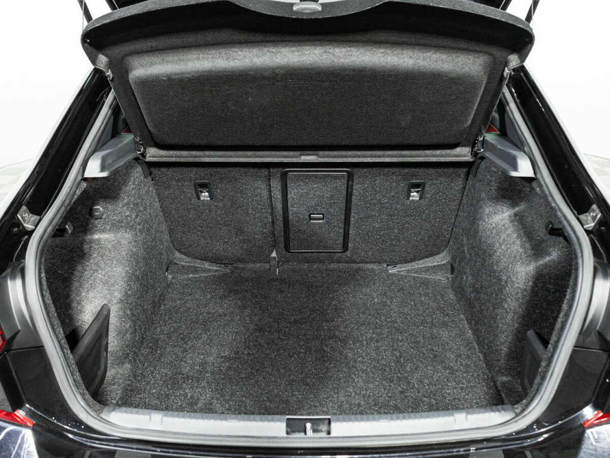 Volkswagen Polo с пробегом — 2021 год. Фото: #18