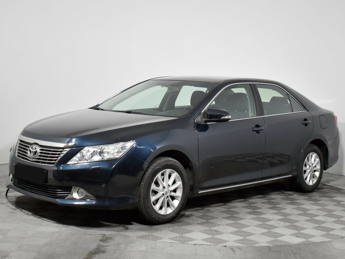 Toyota Camry с пробегом — 2012 год. Фото: #0