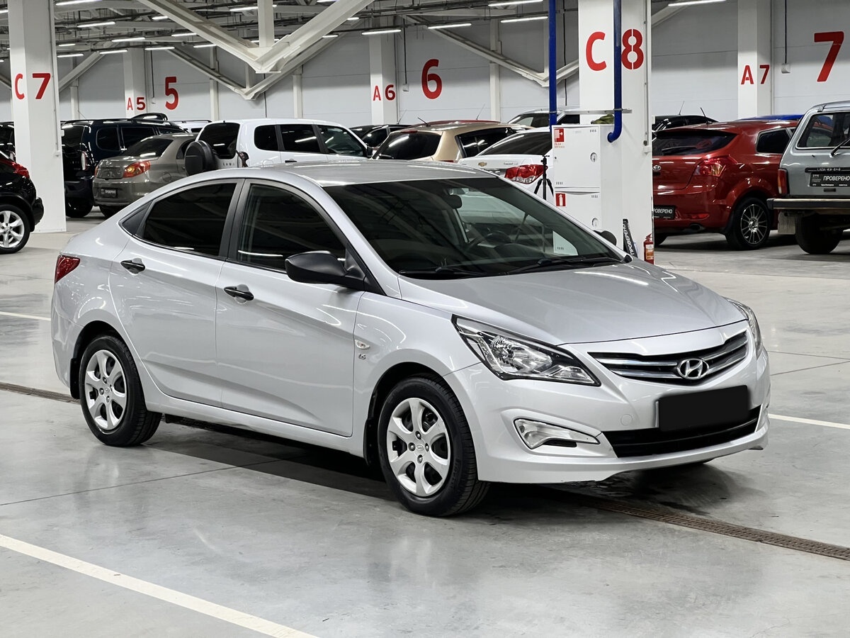 Hyundai Solaris с пробегом — 2015 год. Фото: #2