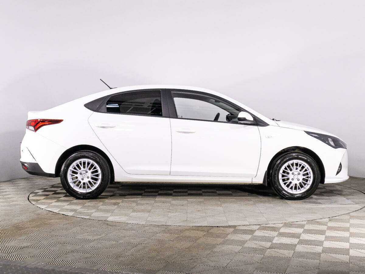 Hyundai Solaris с пробегом — 2021 год. Фото: #3
