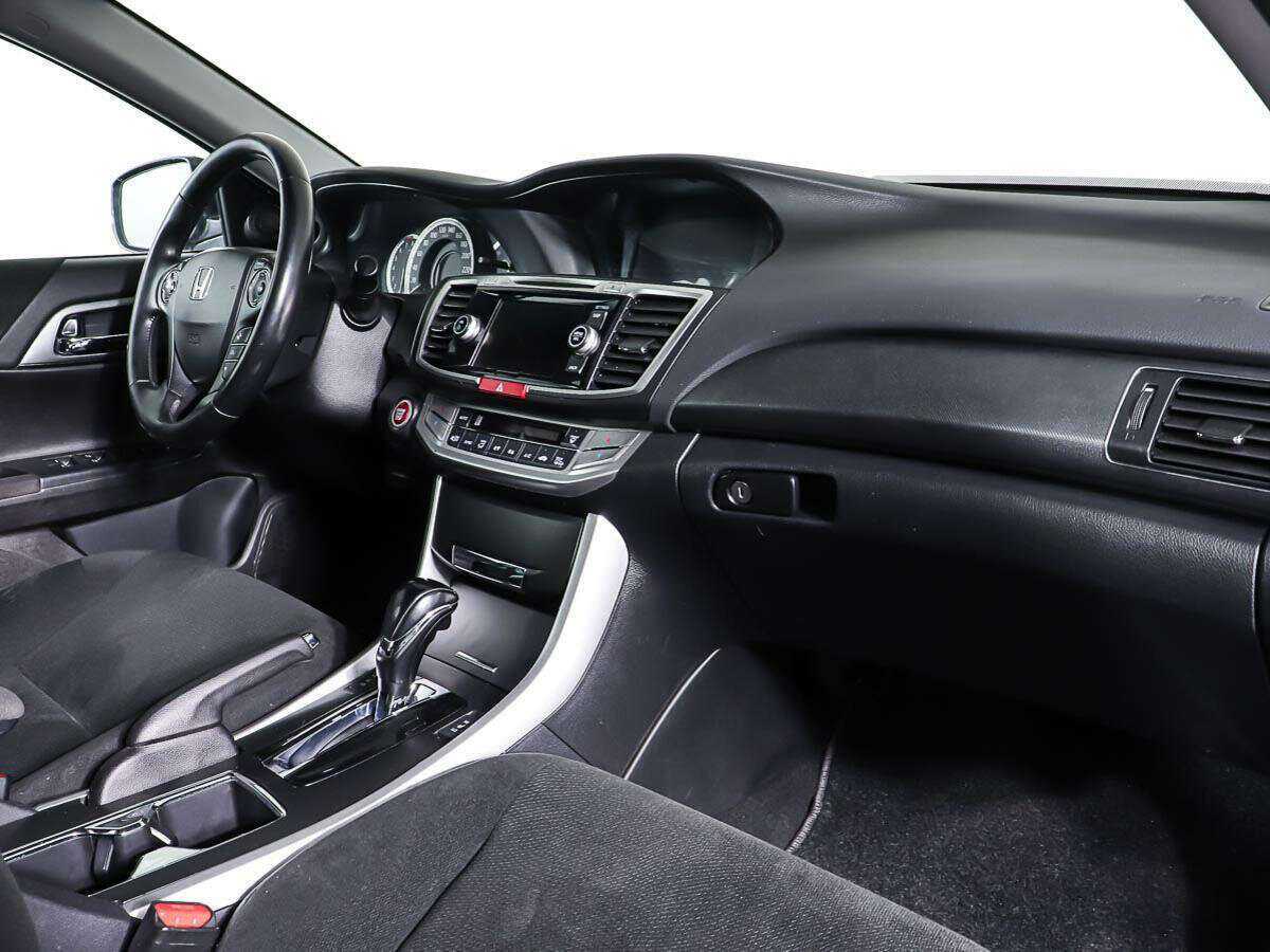 Honda Accord с пробегом — 2013 год. Фото: #5
