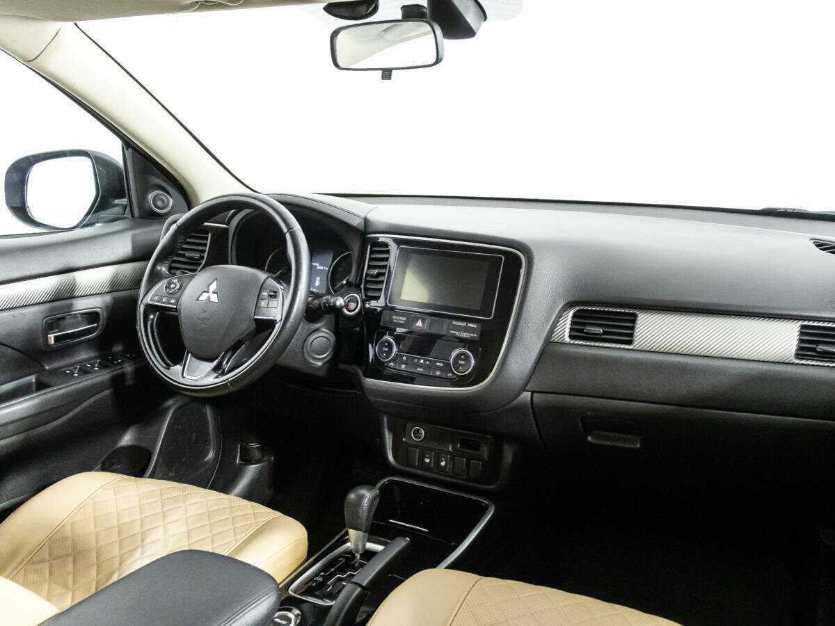 Mitsubishi Outlander с пробегом — 2018 год. Фото: #8