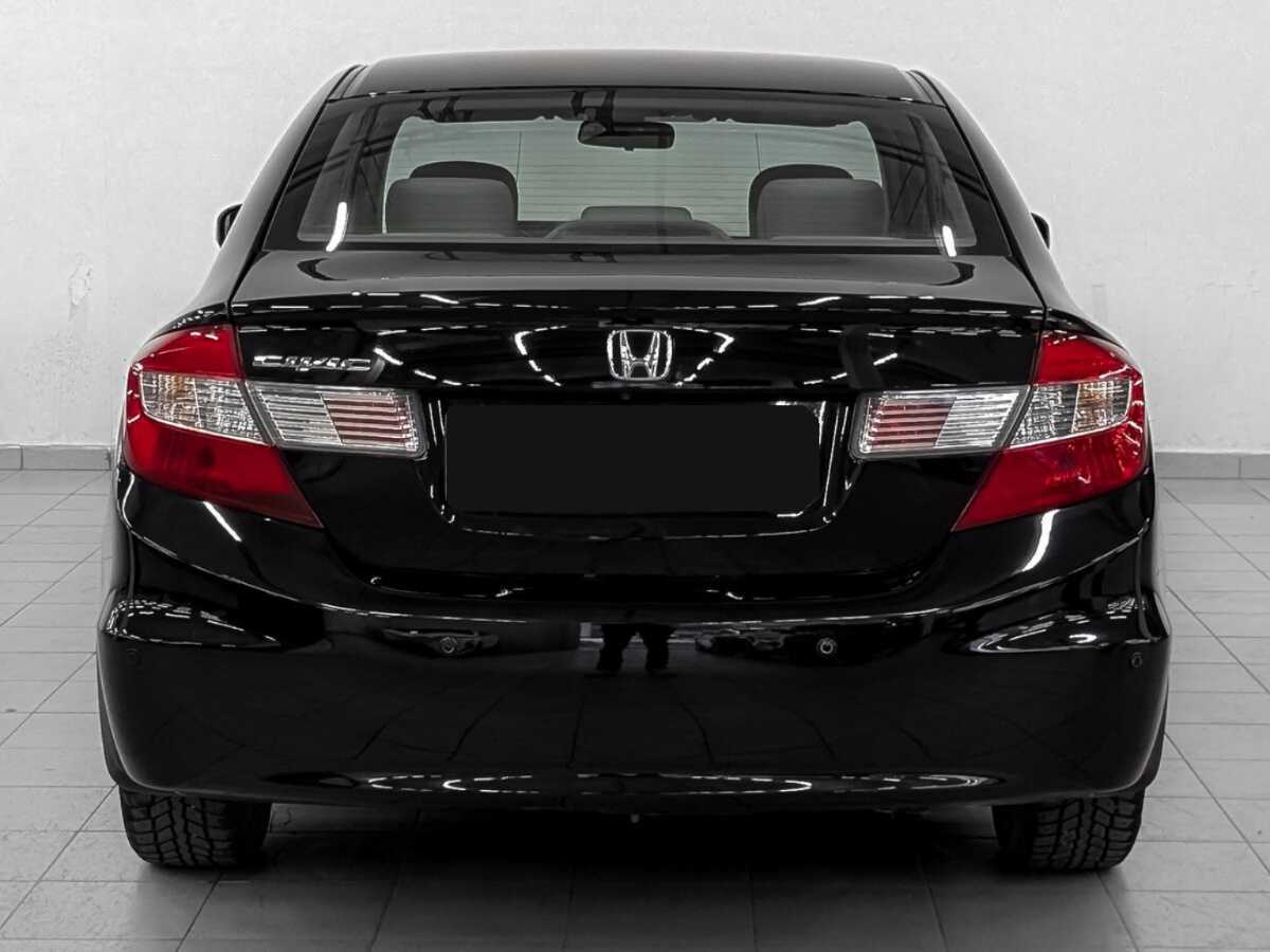 Honda Civic с пробегом — 2012 год. Фото: #5