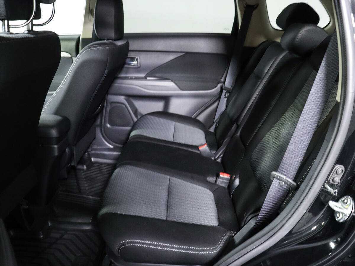 Mitsubishi Outlander с пробегом — 2018 год. Фото: #7