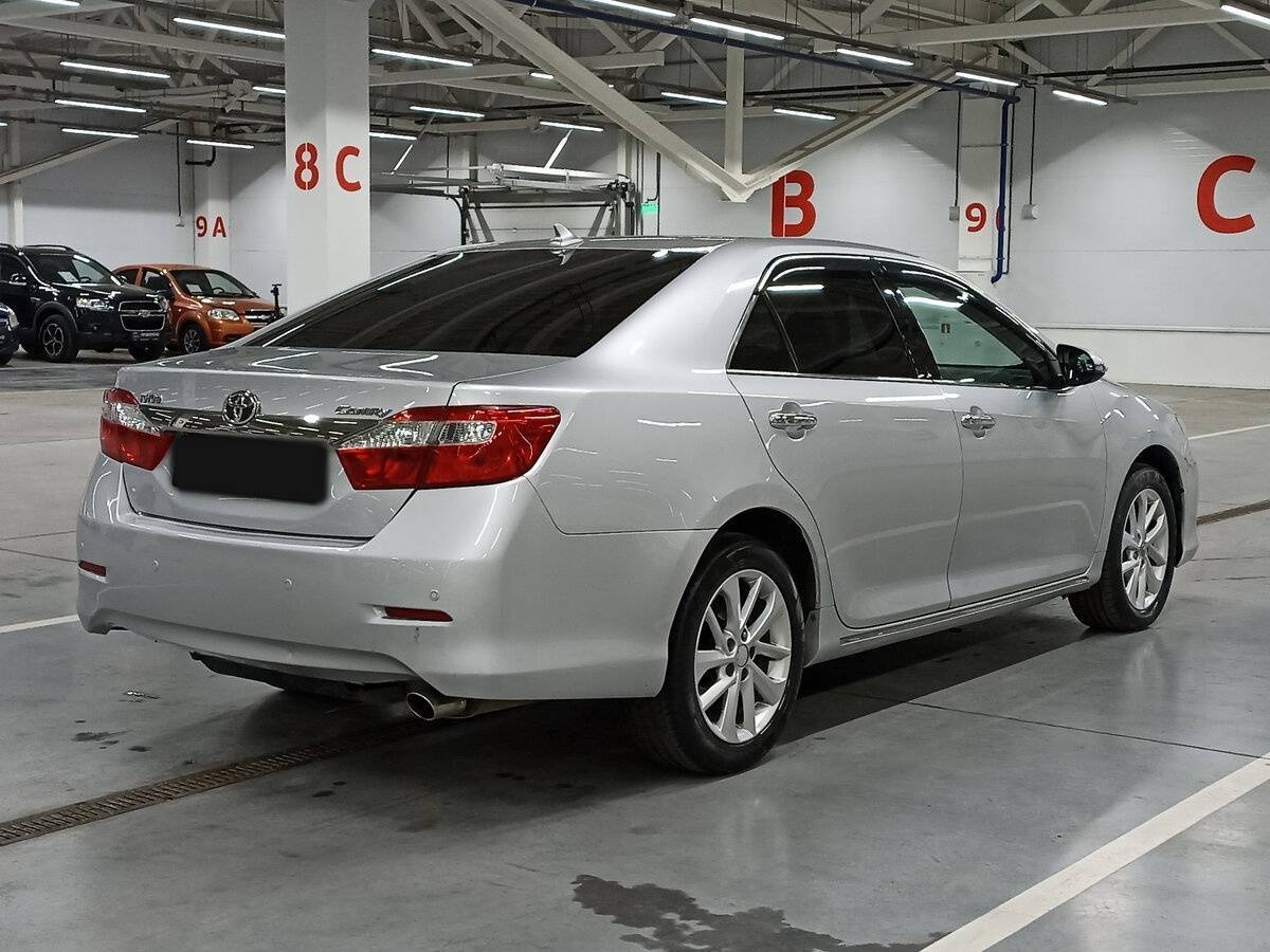 Toyota Camry с пробегом — 2014 год. Фото: #4