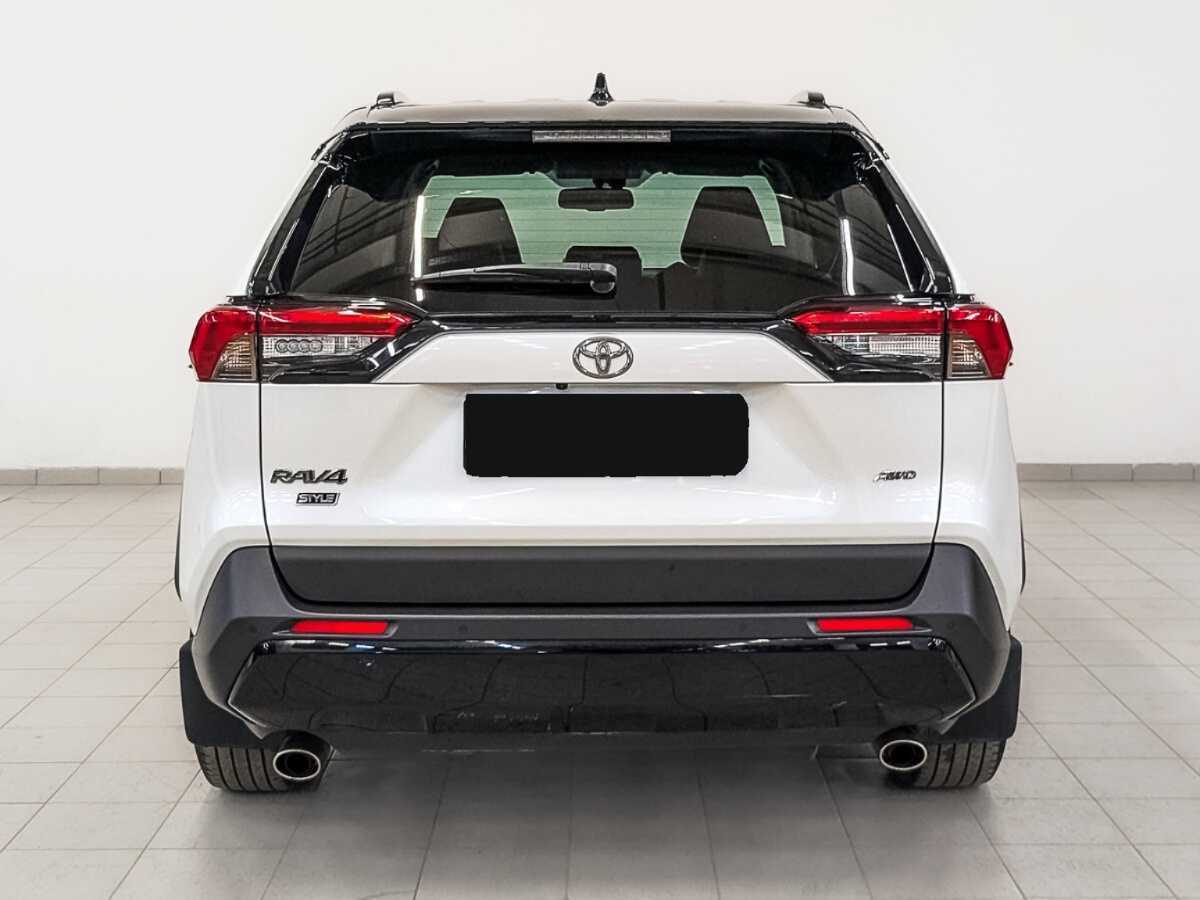 Toyota RAV4 с пробегом — 2021 год. Фото: #5