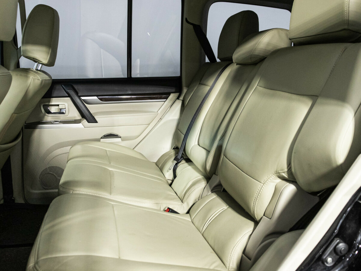 Mitsubishi Pajero с пробегом — 2017 год. Фото: #7