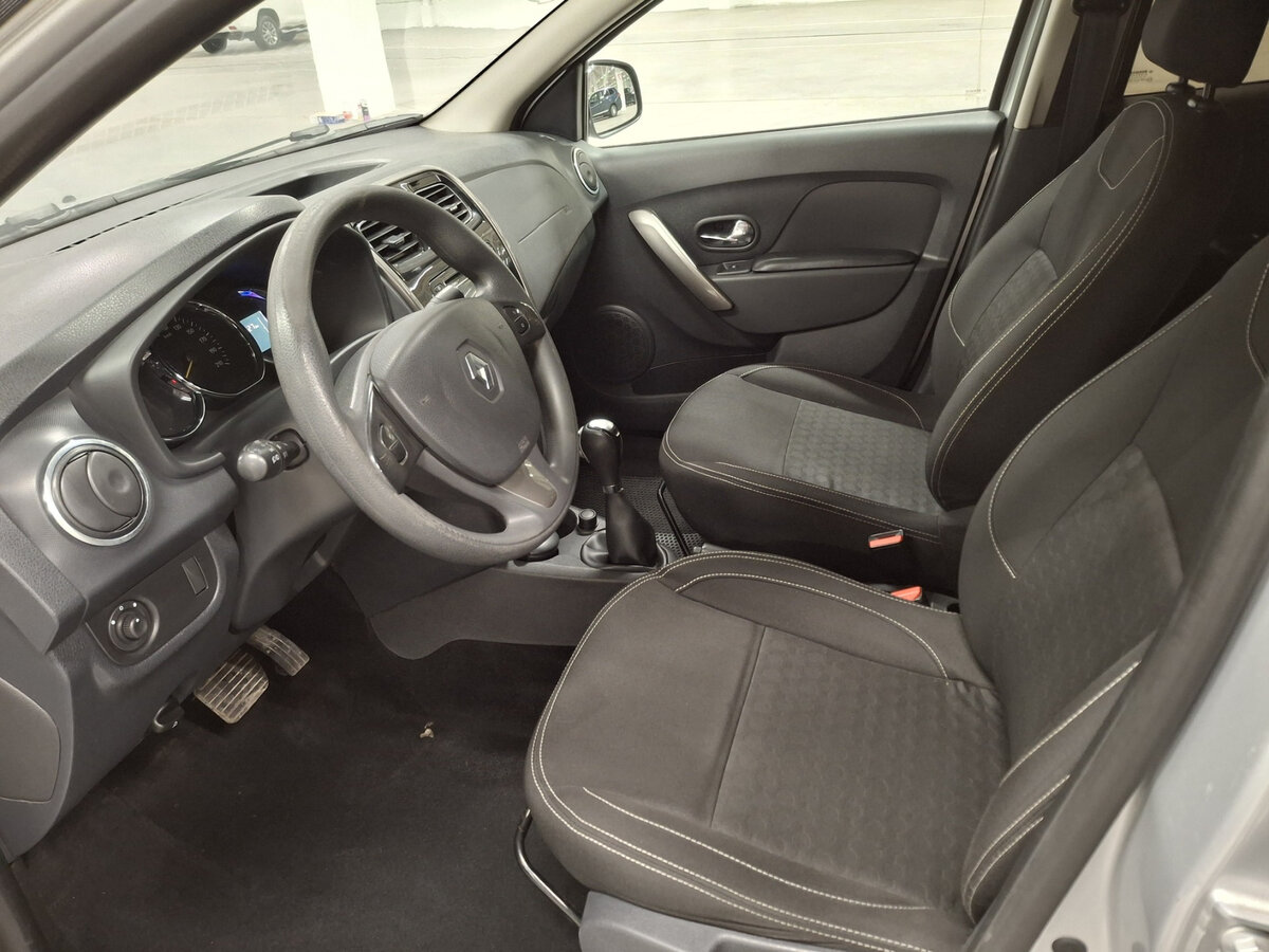 Renault Logan с пробегом — 2015 год. Фото: #14