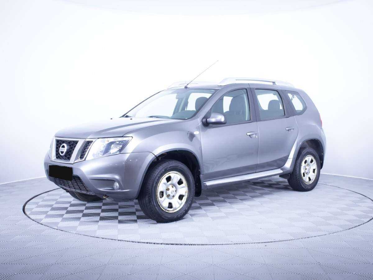 Nissan Terrano с пробегом — 2015 год. Фото: #0