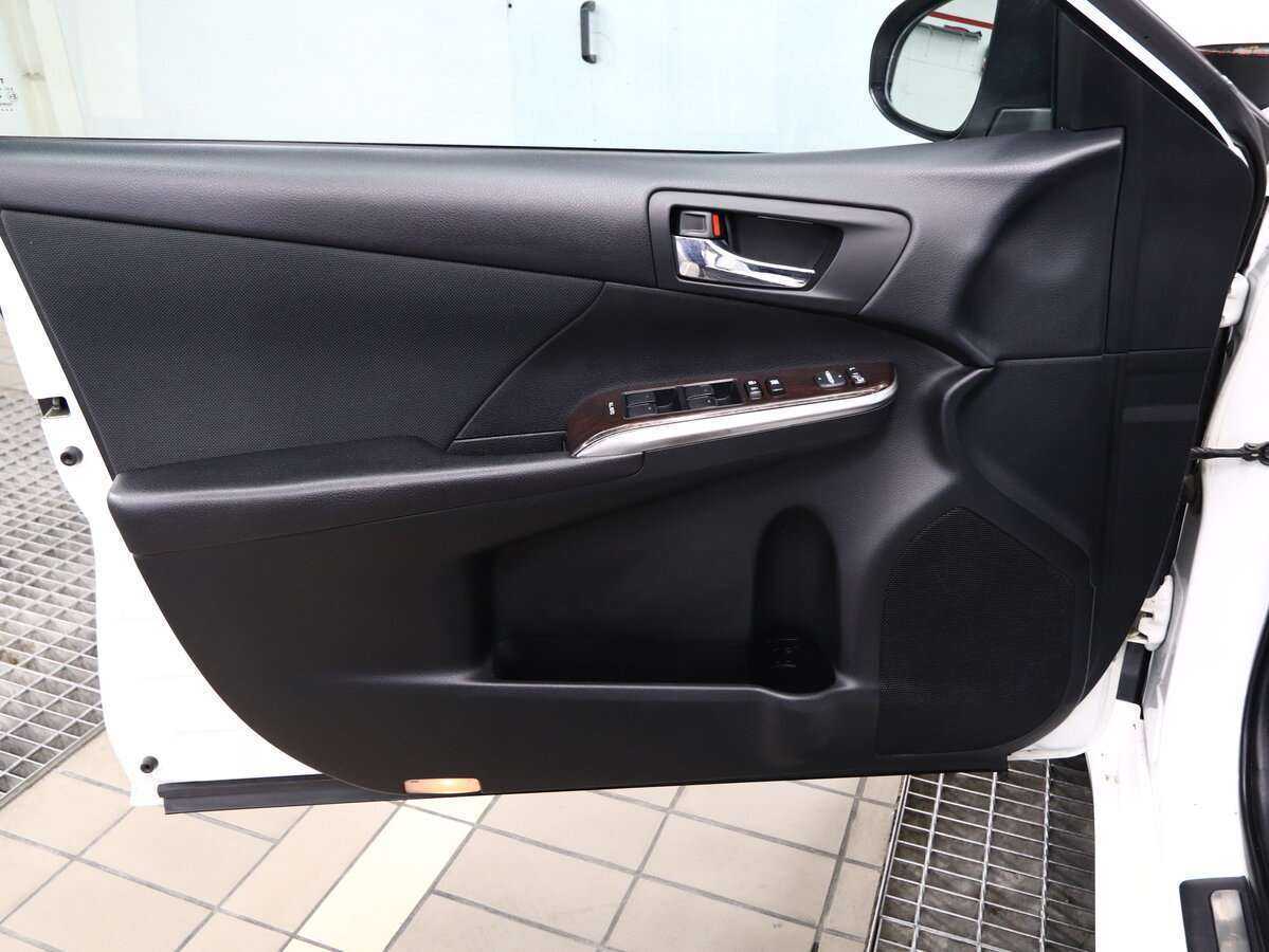 Toyota Camry с пробегом — 2016 год. Фото: #5