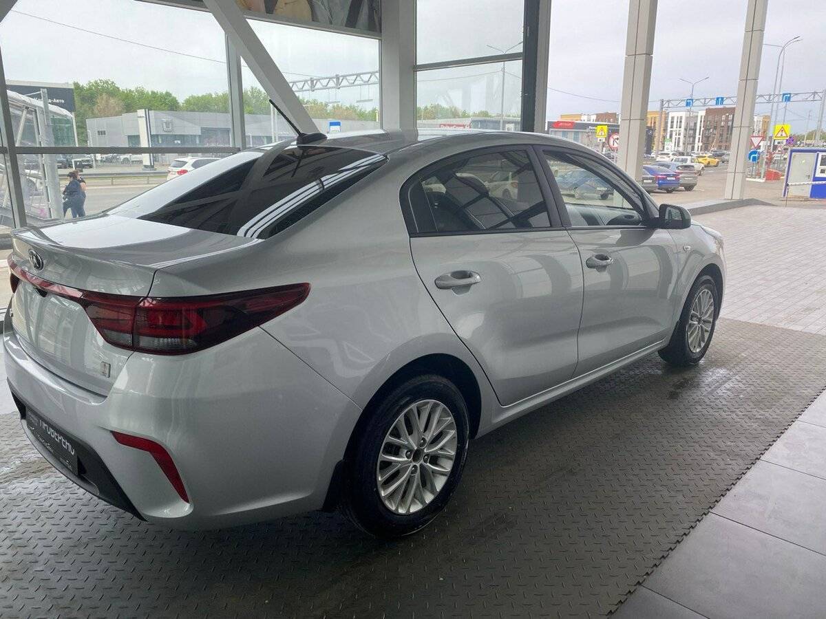 Kia Rio с пробегом — 2020 год. Фото: #4