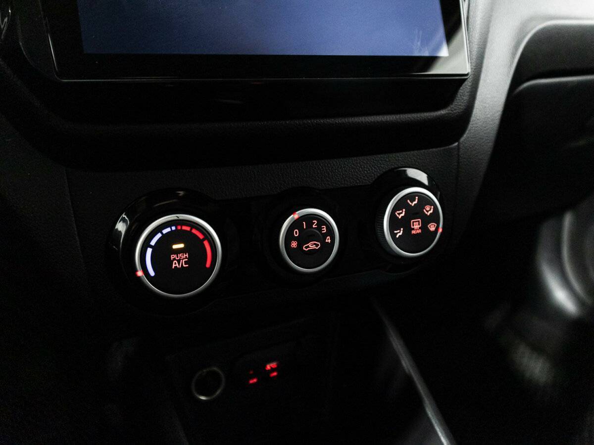 Kia Rio с пробегом — 2015 год. Фото: #13
