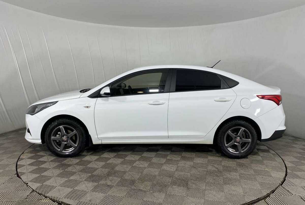 Hyundai Solaris с пробегом — 2021 год. Фото: #7