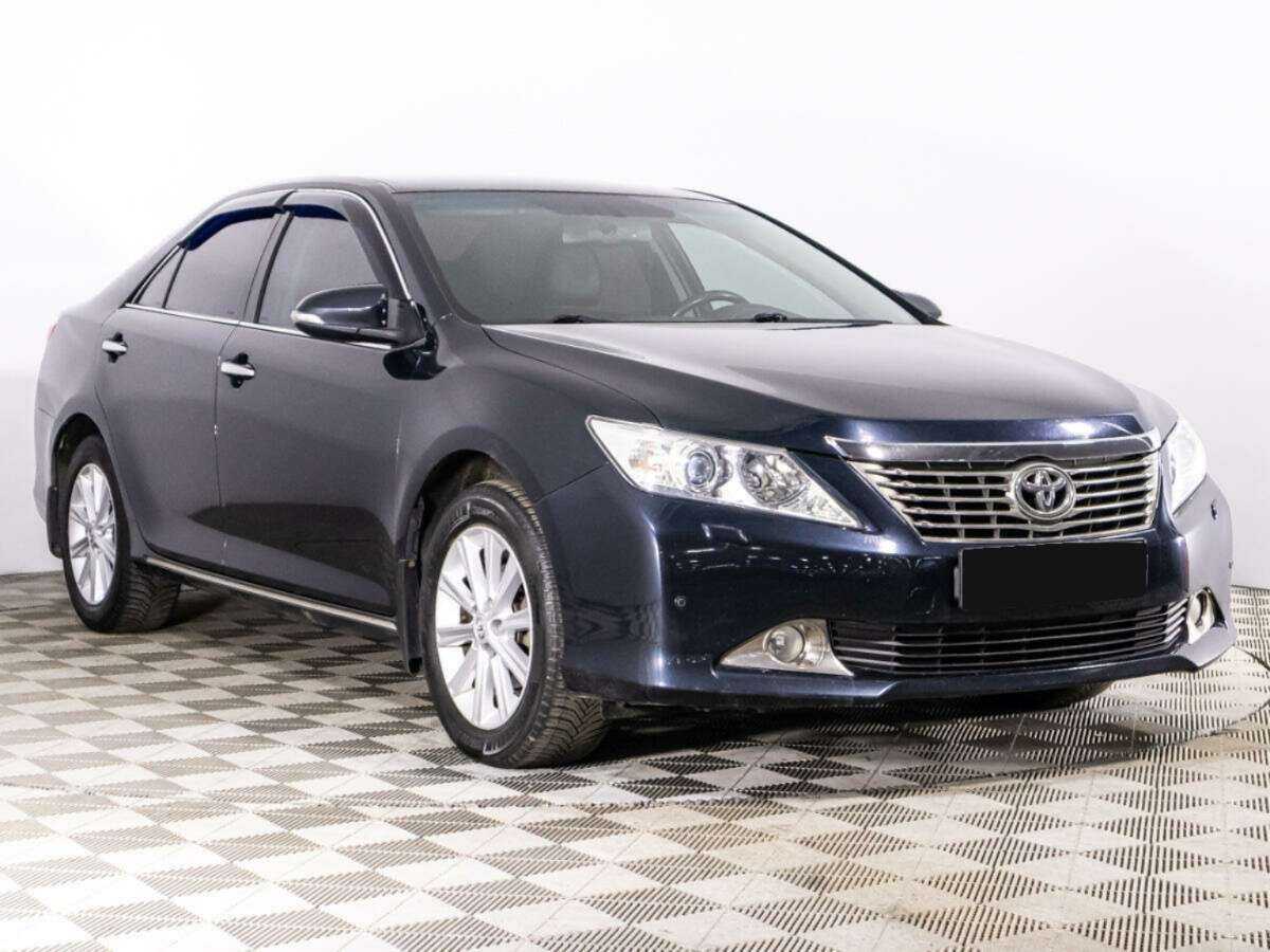 Toyota Camry с пробегом — 2013 год. Фото: #2
