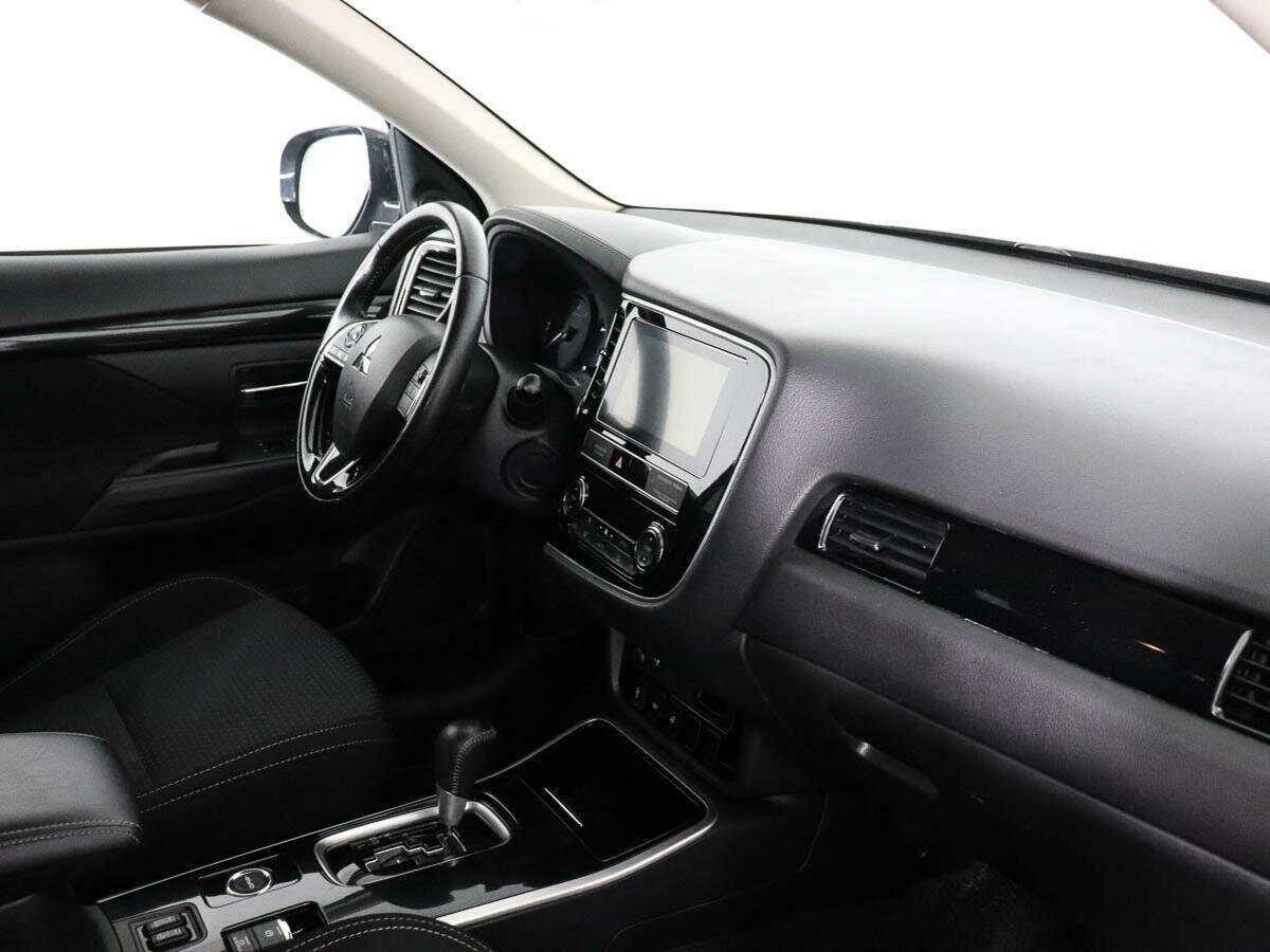 Mitsubishi Outlander с пробегом — 2018 год. Фото: #6