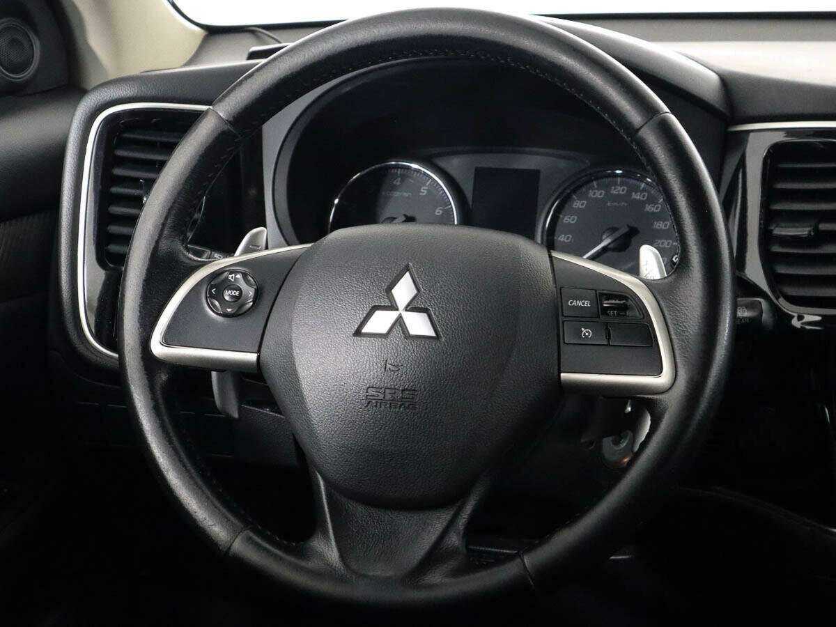 Mitsubishi Outlander с пробегом — 2013 год. Фото: #11