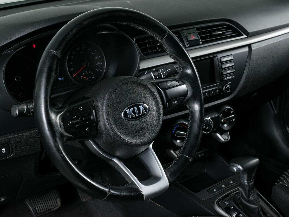 Kia Rio с пробегом — 2017 год. Фото: #13