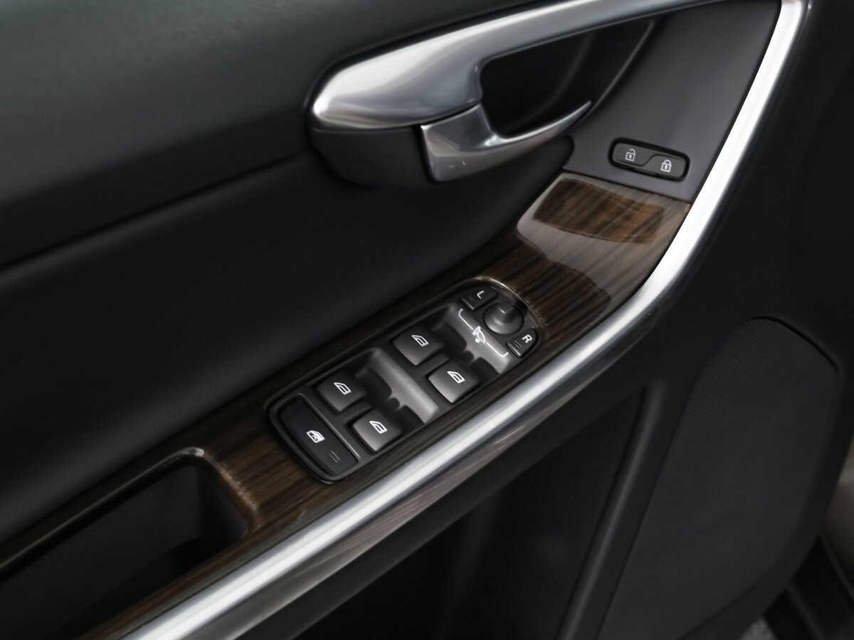Volvo XC60 с пробегом — 2017 год. Фото: #10