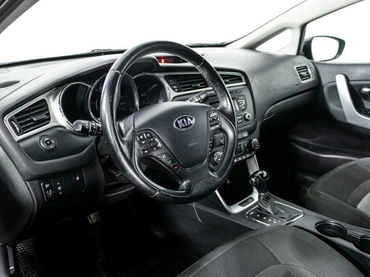 Kia Ceed с пробегом — 2016 год. Фото: #10