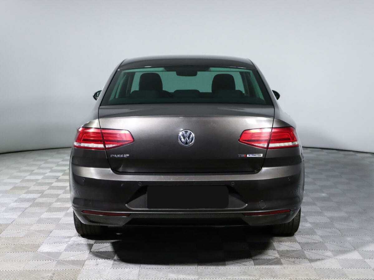 Volkswagen Passat с пробегом — 2016 год. Фото: #4
