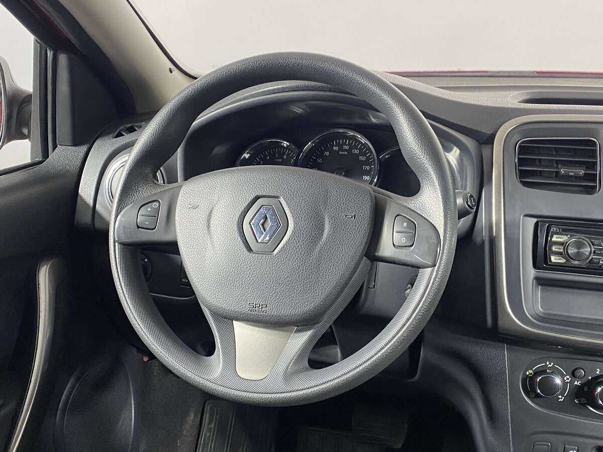Renault Sandero с пробегом — 2015 год. Фото: #12
