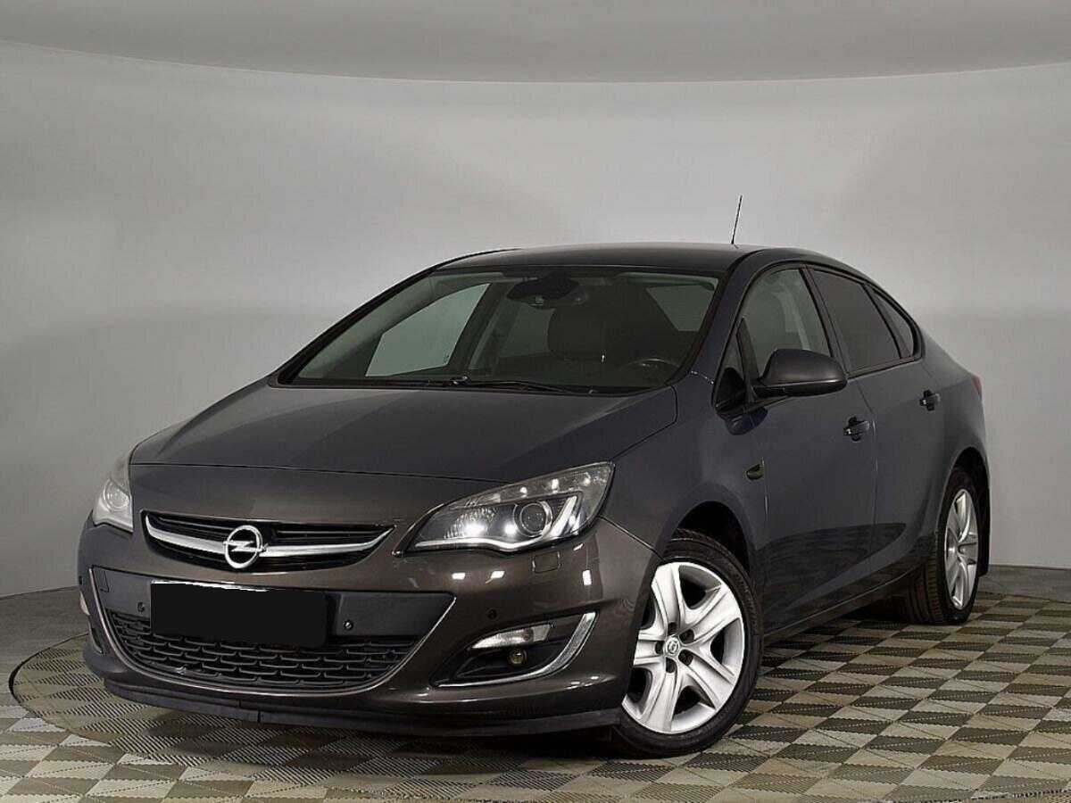 Opel Astra с пробегом — 2012 год. Посмотреть фото