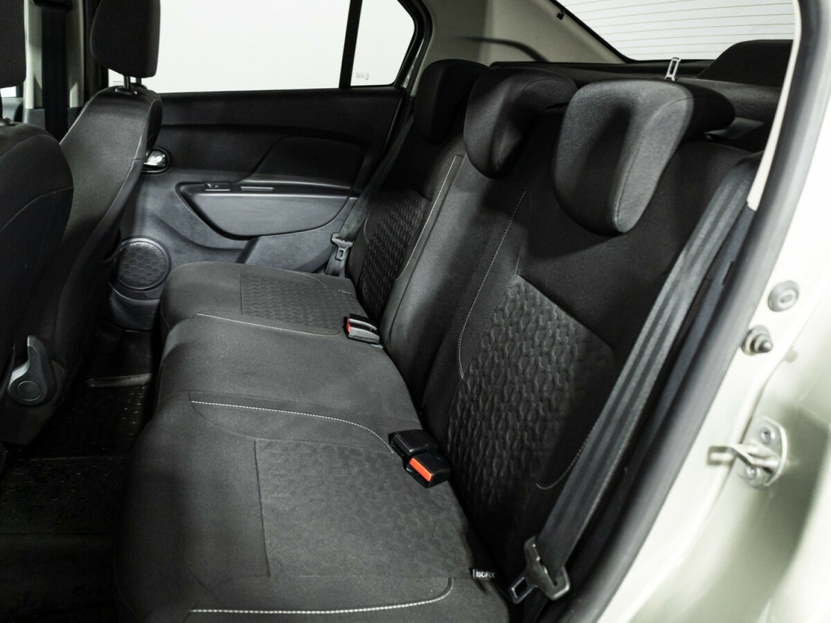 Renault Logan с пробегом — 2014 год. Фото: #9