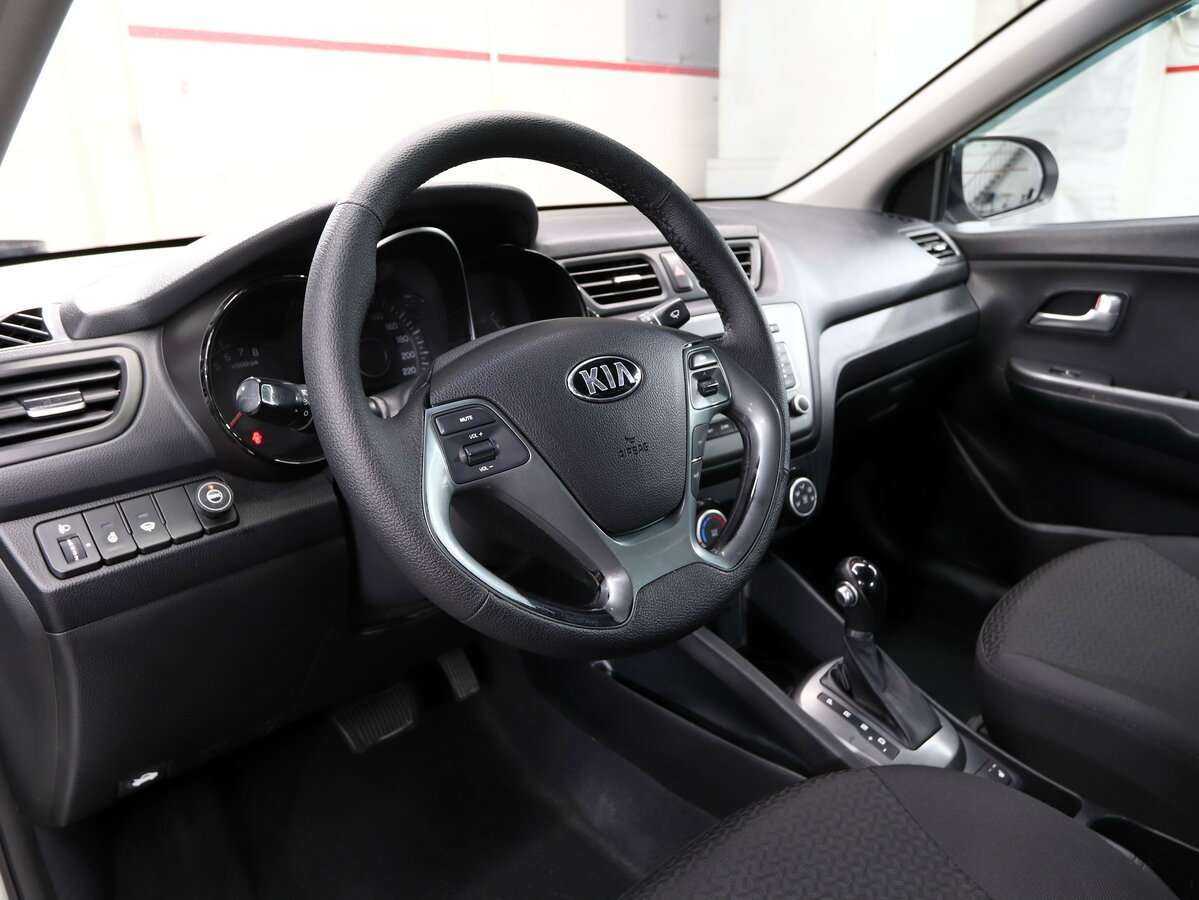 Kia Rio с пробегом — 2016 год. Фото: #6