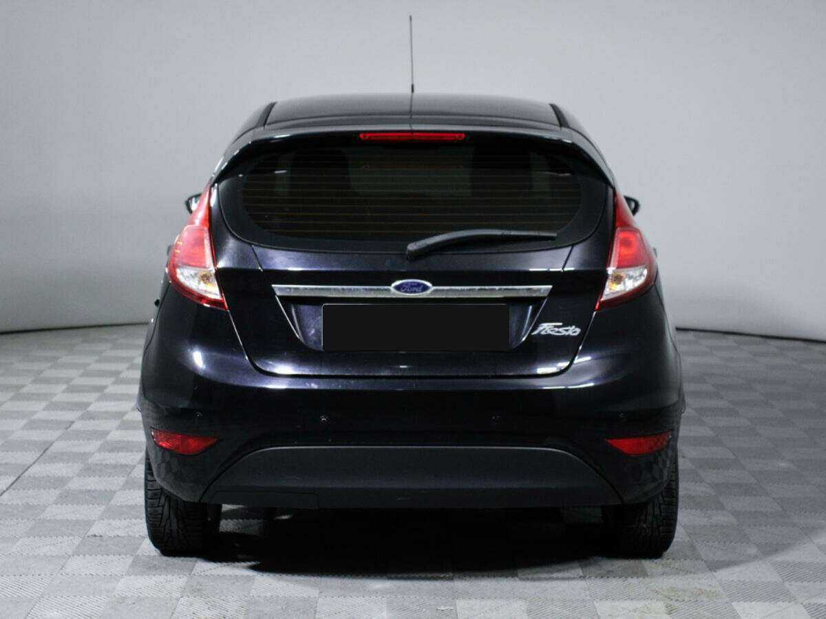 Ford Fiesta с пробегом — 2015 год. Фото: #5