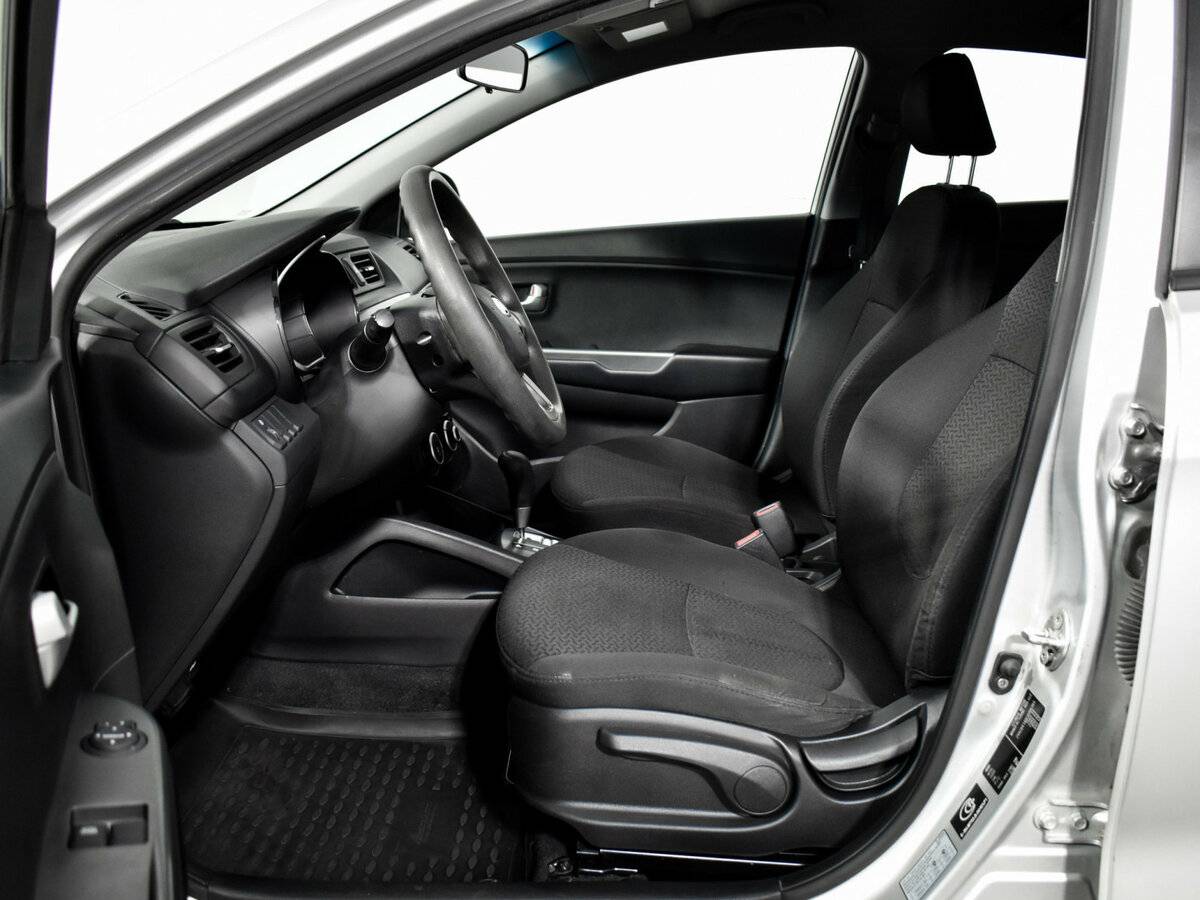 Kia Rio с пробегом — 2012 год. Фото: #9