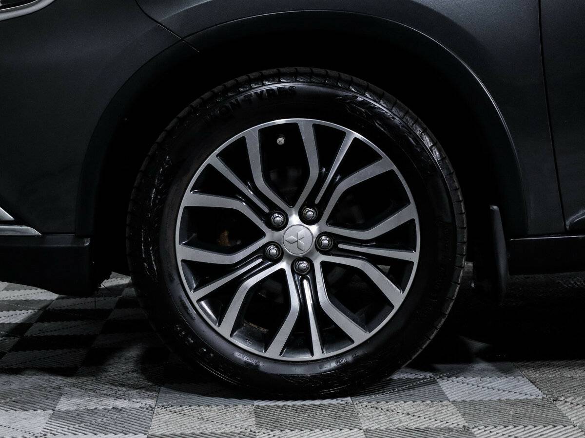 Mitsubishi Outlander с пробегом — 2018 год. Фото: #10