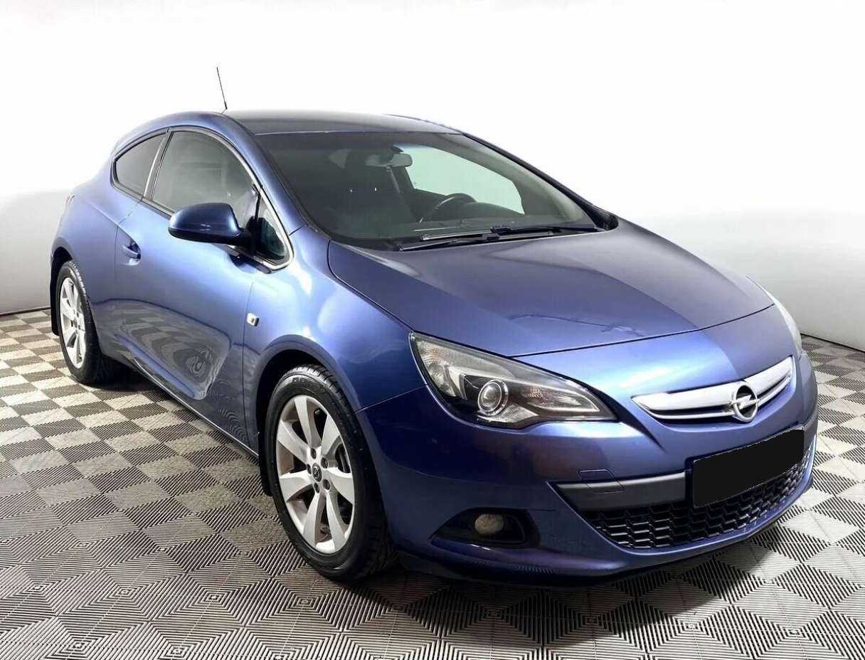Opel Astra с пробегом — 2013 год. Фото: #2