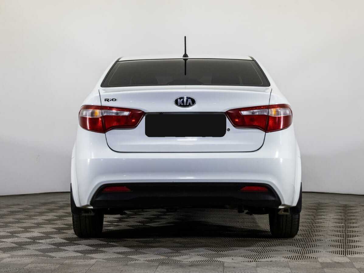 Kia Rio с пробегом — 2014 год. Фото: #5