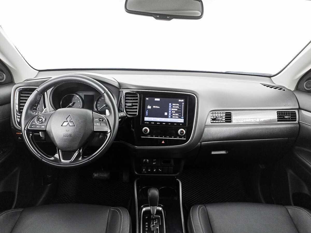 Mitsubishi Outlander с пробегом — 2021 год. Фото: #11