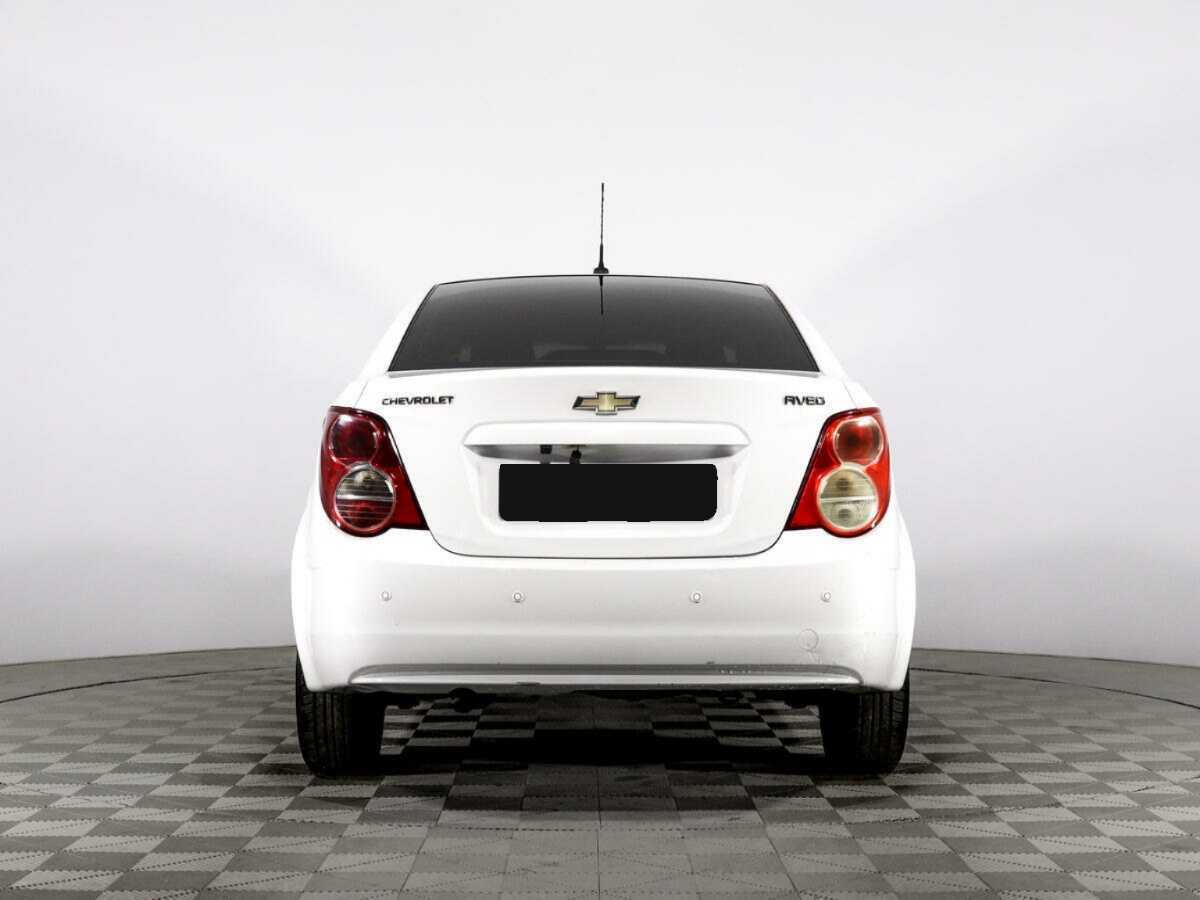 Chevrolet Aveo с пробегом — 2012 год. Фото: #5