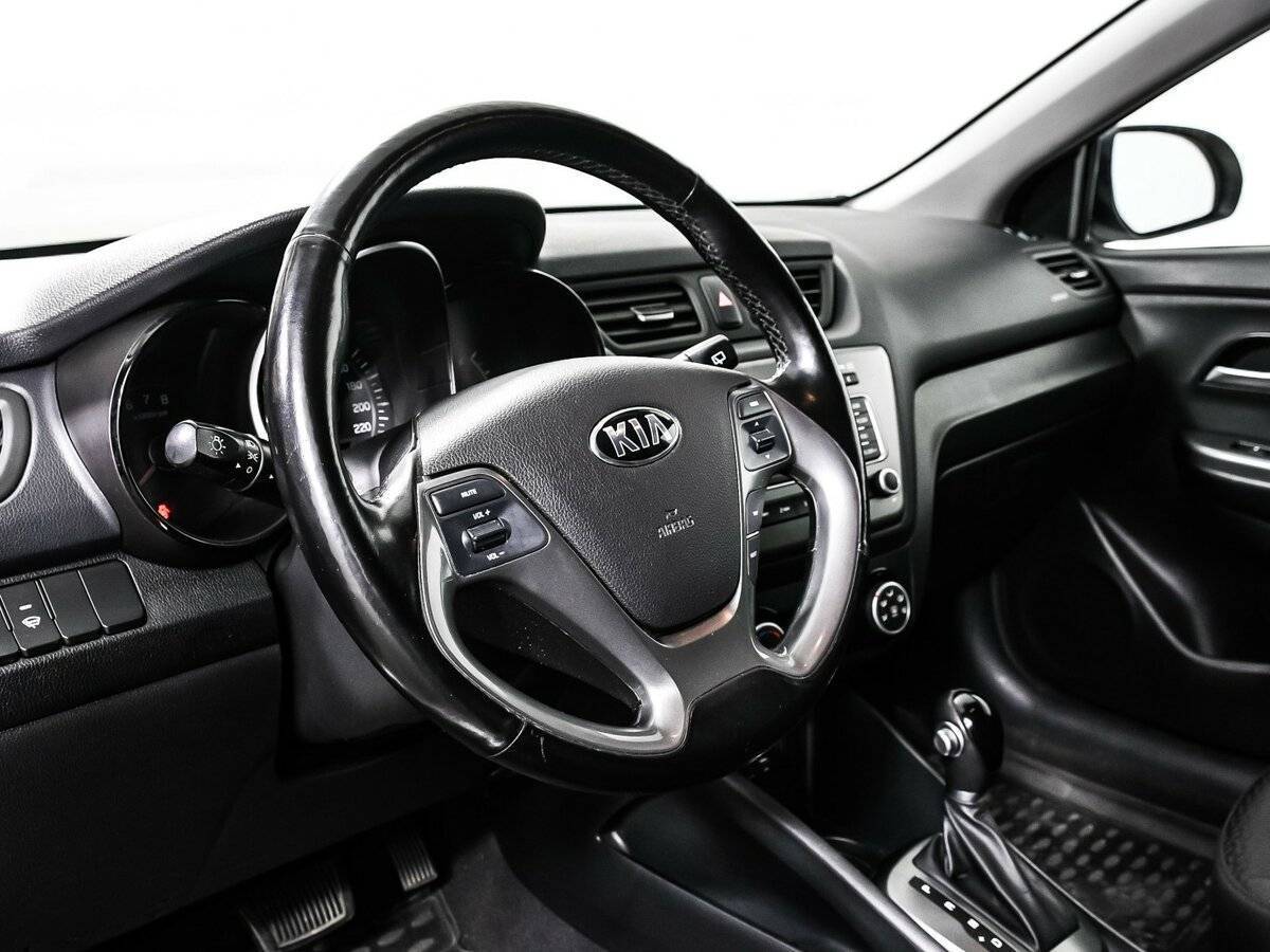 Kia Rio с пробегом — 2017 год. Фото: #9