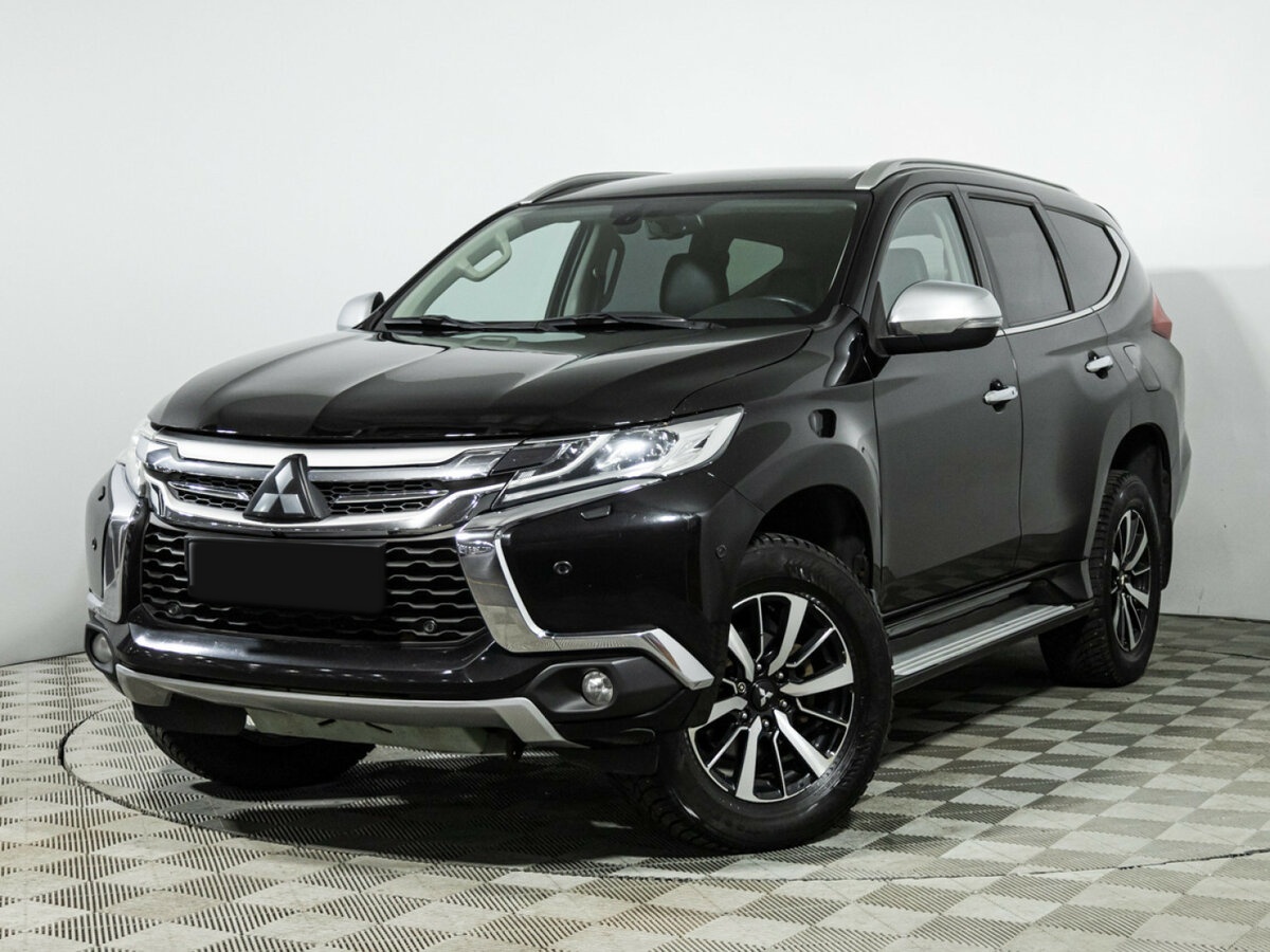 Mitsubishi Pajero Sport с пробегом — 2017 год. Посмотреть фото